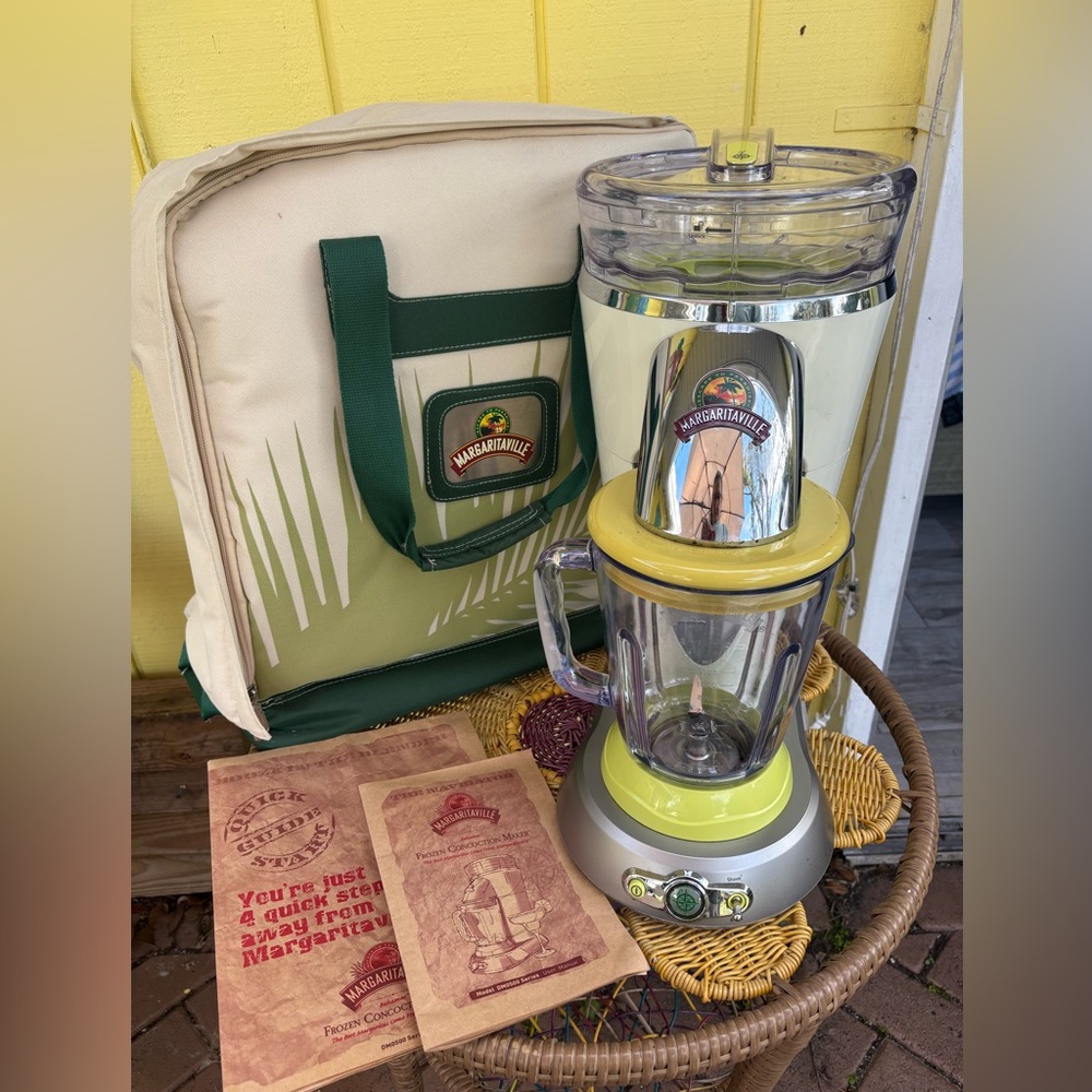 Margaritaville Concoction Maker w/Carry case an recipe cards, owners manual.